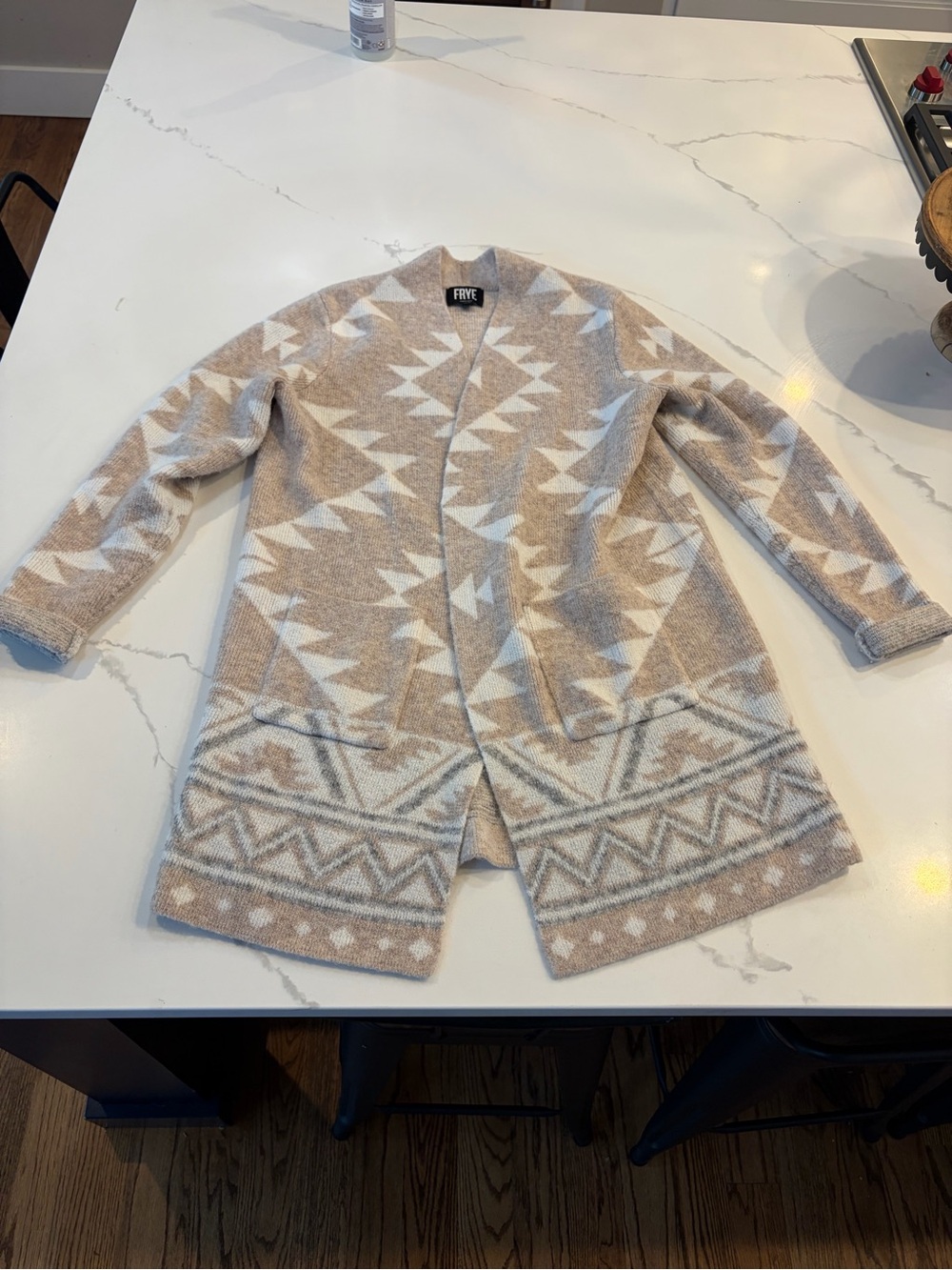 Women’s FRYE Beige & White Geometric Open-Front Cardigan - Size Medium